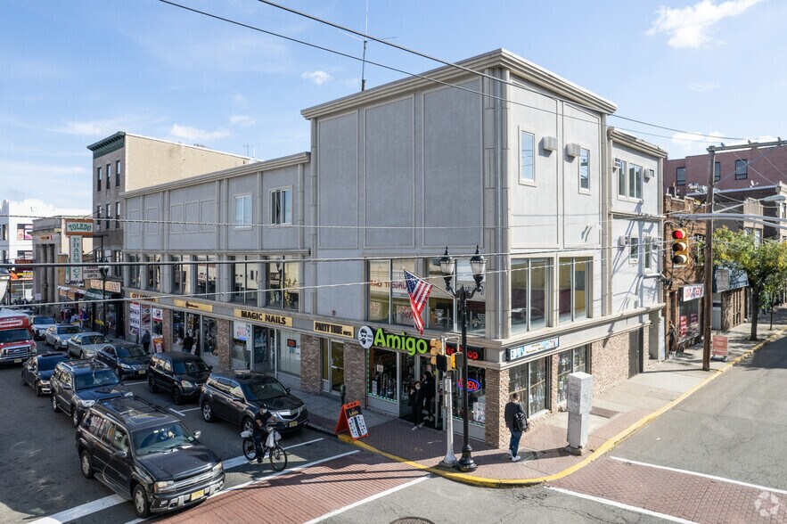 Primary Photo Of 3800-3806 Bergenline Ave, Union City Storefront Retail Residential For Lease