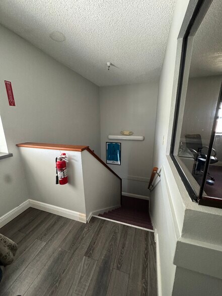 More Photos Of 280 W Central Blvd, Cape Canaveral Manufacturing For Lease