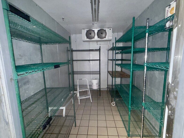 More Photos Of 5031 Montgomery Hwy, Dothan Storefront For Lease