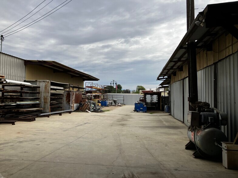More Photos Of 3500 Chester Ave, Bakersfield Industrial For Sale