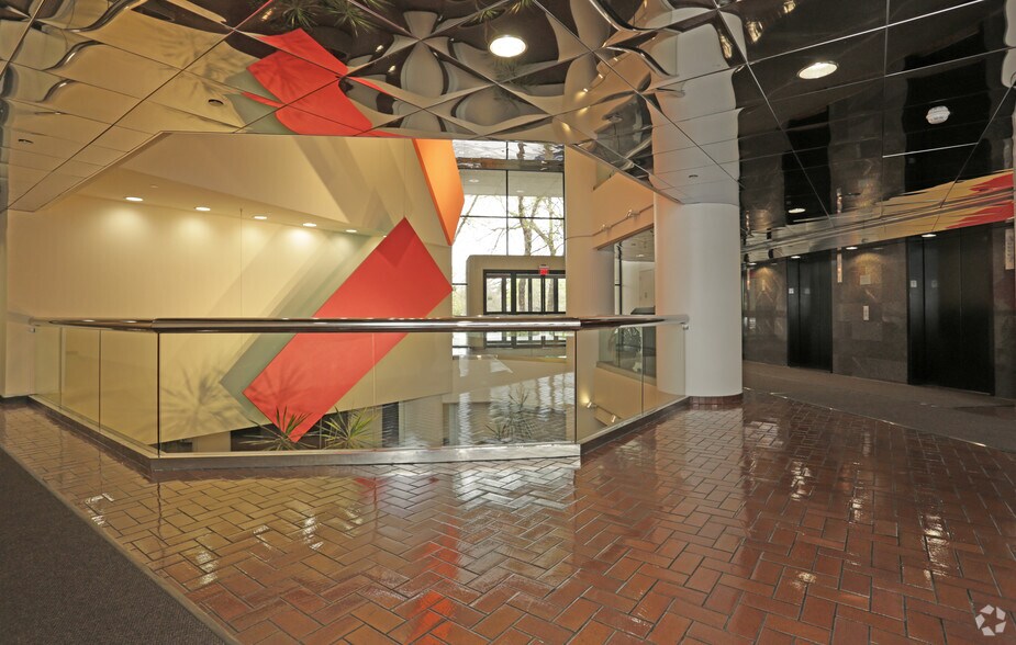 More Photos Of 135 Pinelawn Rd, Melville Office For Lease