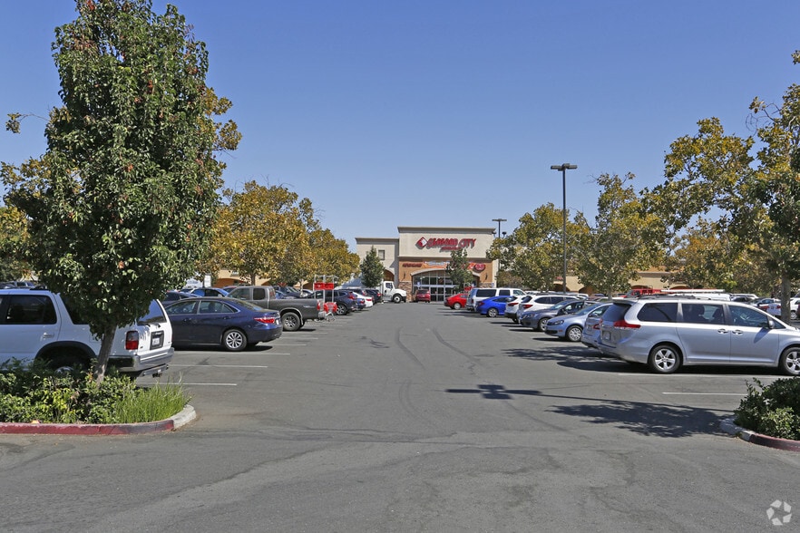 More Photos Of 2030 Diamond Blvd, Concord Freestanding For Lease