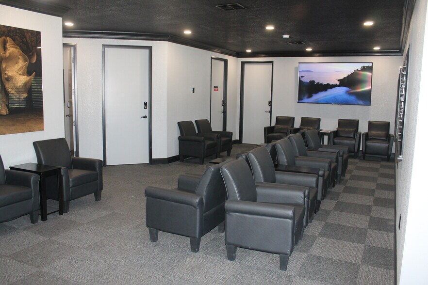 More Photos Of 3400 Hillcrest Dr, Waco Medical For Sale