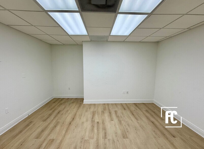 More Photos Of 4287-4303 SW High Meadows Ave, Palm City Light Manufacturing For Sale