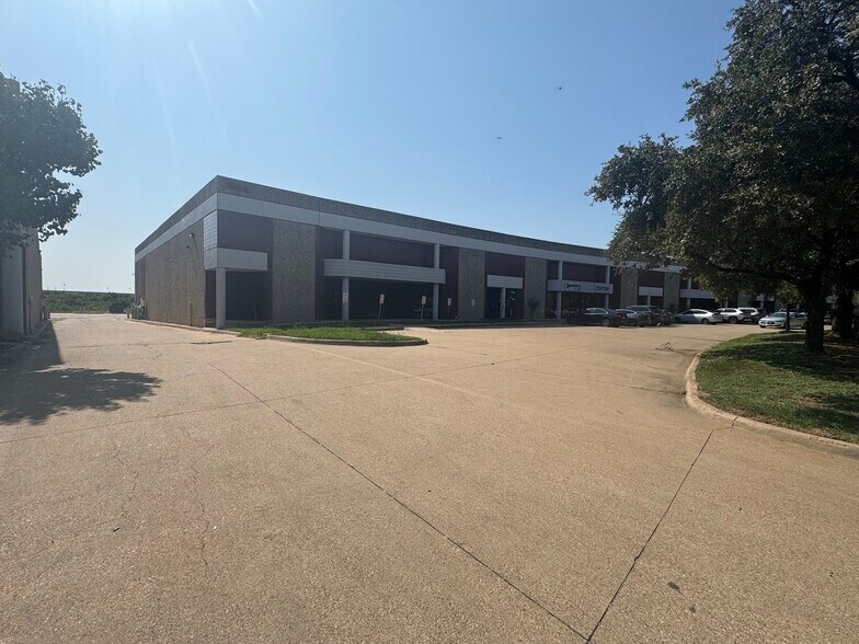 Primary Photo Of 1545 Capital Dr, Carrollton Flex For Lease