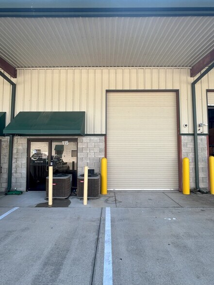 More Photos Of 4640 Subchaser Ct, Jacksonville Warehouse For Sale