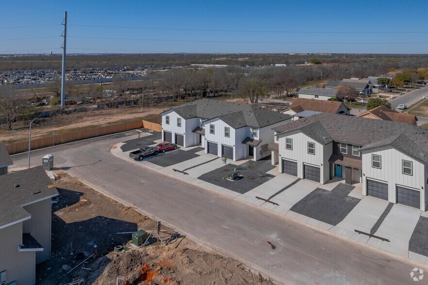 More Photos Of 11327 Clearmine St, San Antonio Apartments For Sale
