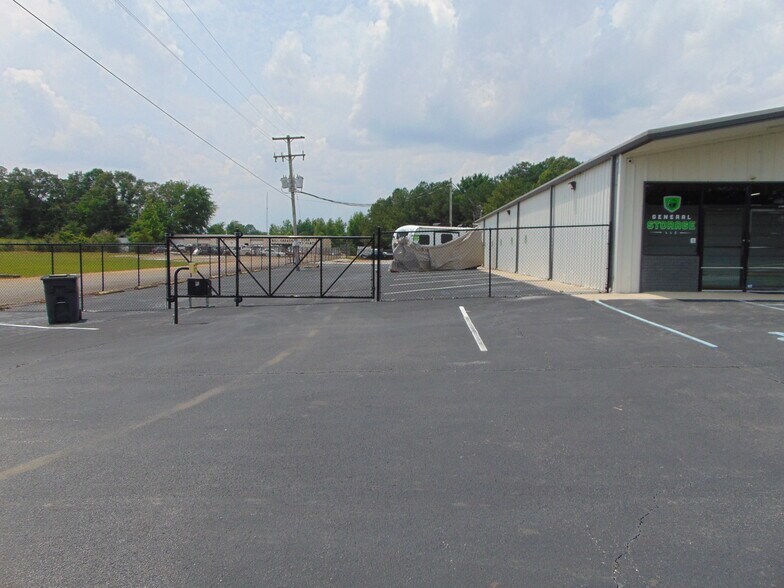 More Photos Of 4833 Highway 43, Killen Freestanding For Sale