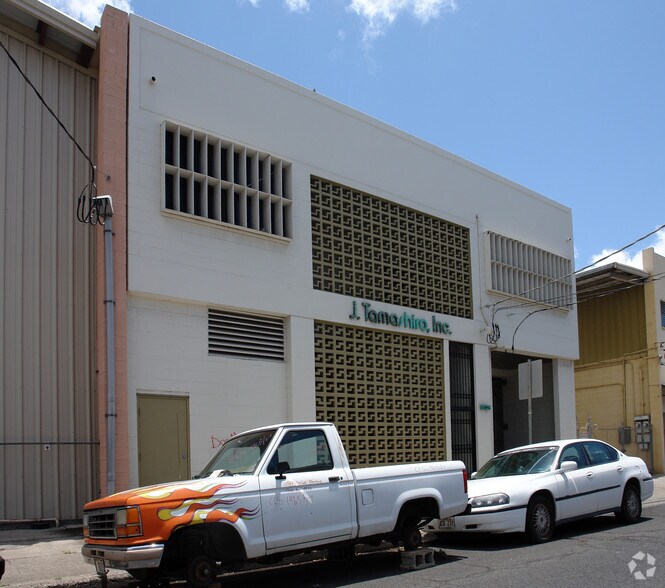 More Photos Of 1628 Democrat St, Honolulu Warehouse For Sale