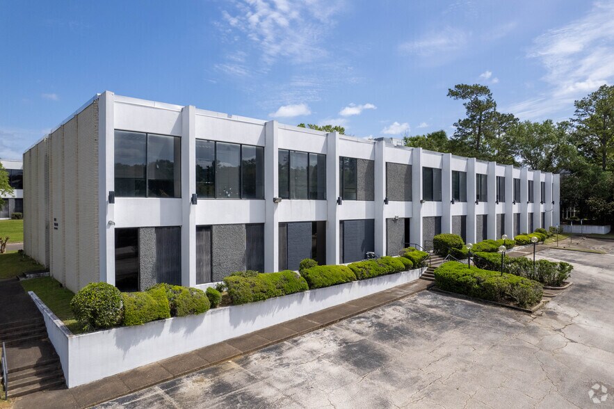 More Photos Of 2551 W Executive Center Cir, Tallahassee Unknown For Lease