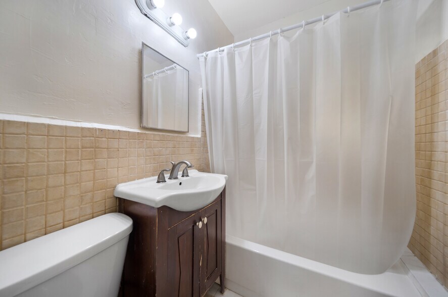 More Photos Of 931 SW 3rd St, Miami Apartments For Sale