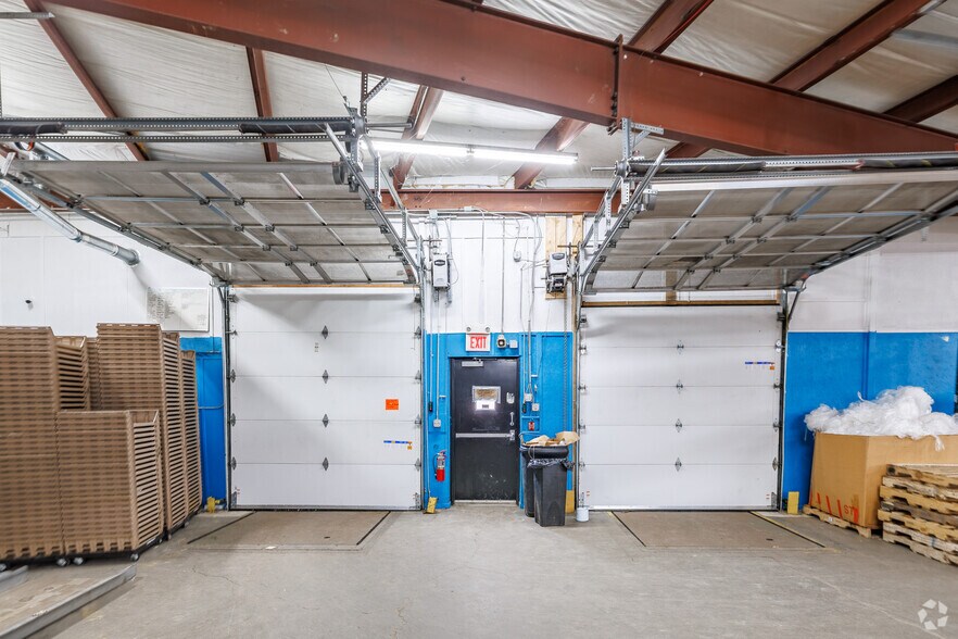 More Photos Of 151 Midler Park Dr, Syracuse Manufacturing For Sale