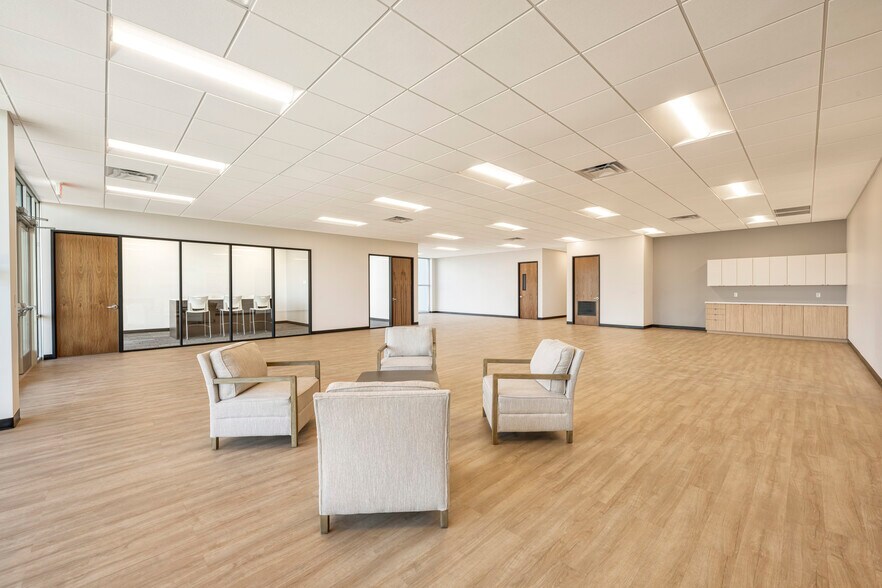 More Photos Of 12815 W Northern Ave, Glendale Unknown For Lease