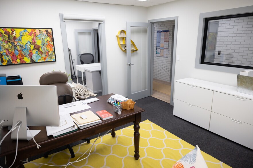 More Photos Of 333 Wade Hampton Blvd, Greenville Medical For Sale