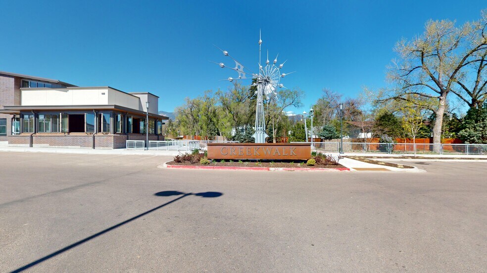 More Photos Of 100 E Cheyenne Rd, Colorado Springs Storefront For Lease