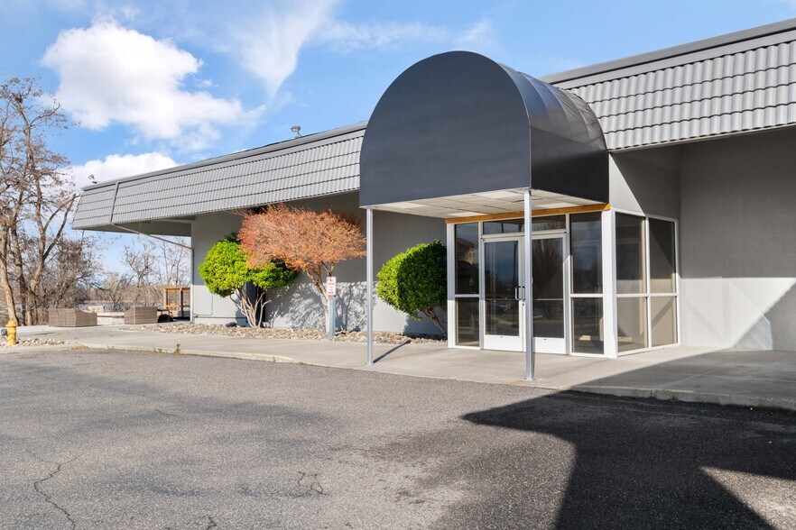 More Photos Of 50 Comstock St, Richland Hotel For Lease