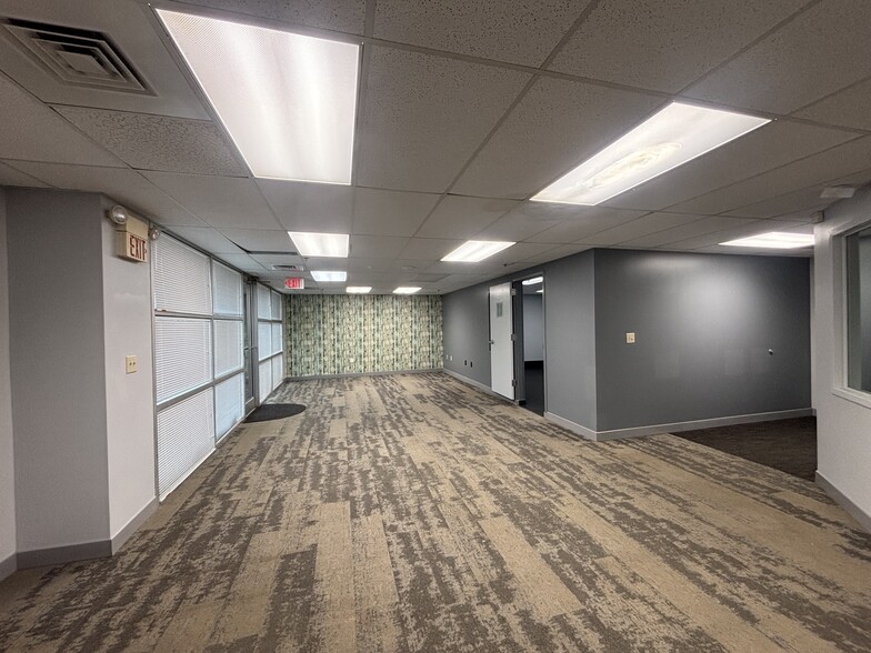 More Photos Of 3650 Patterson Ave, Winston-Salem Light Distribution For Lease