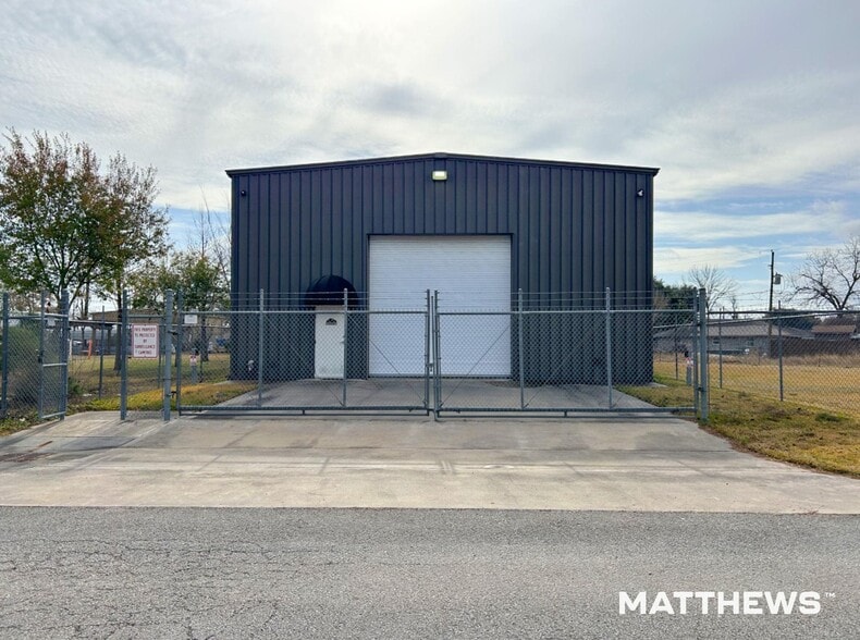 Primary Photo Of 712 Arizona Ave, South Houston Warehouse For Sale