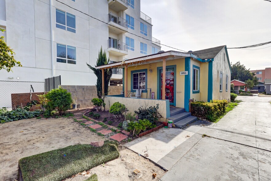 More Photos Of ,  Unknown For Sale