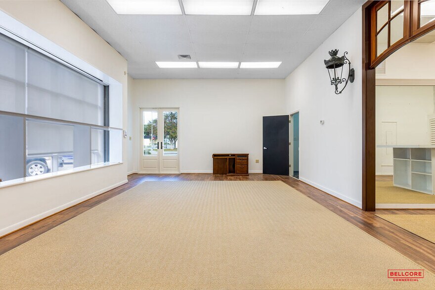 More Photos Of 427 Garden St, Pensacola General Retail For Lease