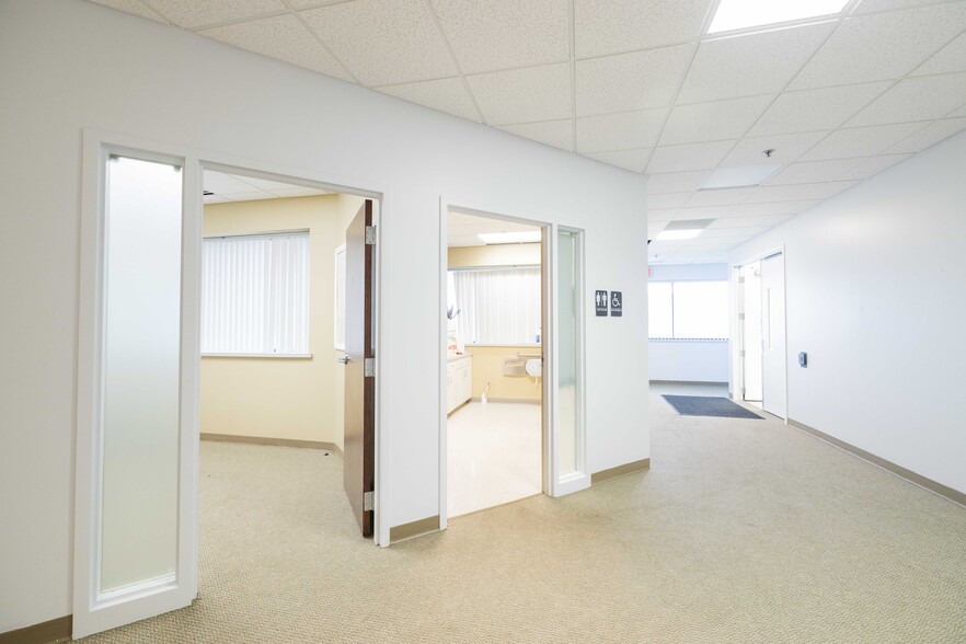 More Photos Of 640 Avis Dr, Ann Arbor Flex For Sale