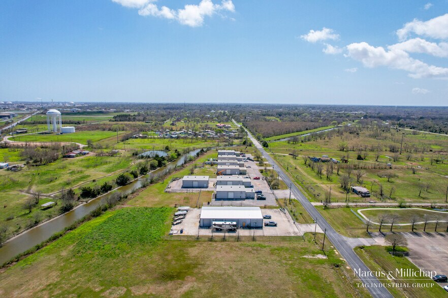 More Photos Of 950-1050 N Pine Rd, Texas City Warehouse For Sale