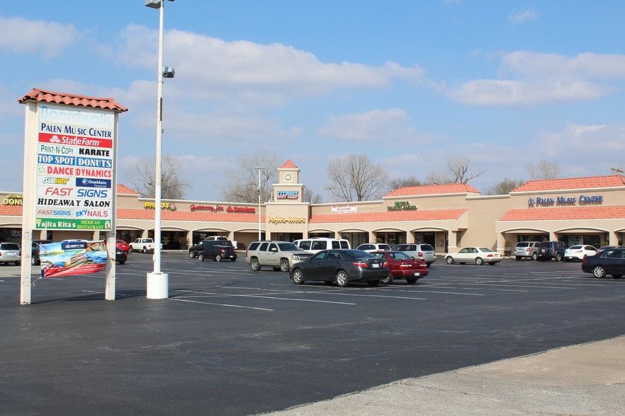 More Photos Of 915-1009 N Elm Pl, Broken Arrow Unknown For Lease
