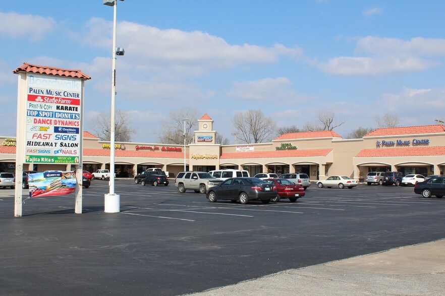 More Photos Of 915-1009 N Elm Pl, Broken Arrow Unknown For Lease