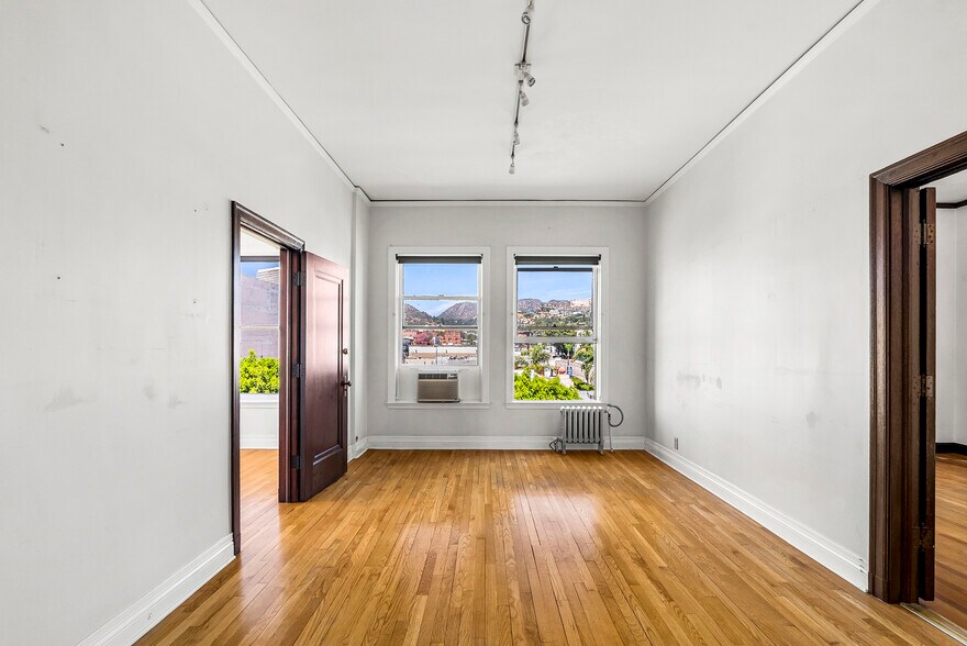 More Photos Of 6400-6404 Hollywood Blvd, Los Angeles Office For Sale