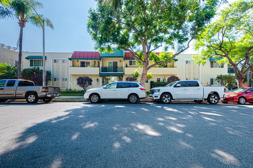 More Photos Of 8130 Norton Ave, West Hollywood Apartments For Sale