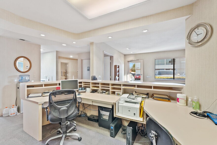 More Photos Of 64 Penny Ln, Watsonville Medical For Sale