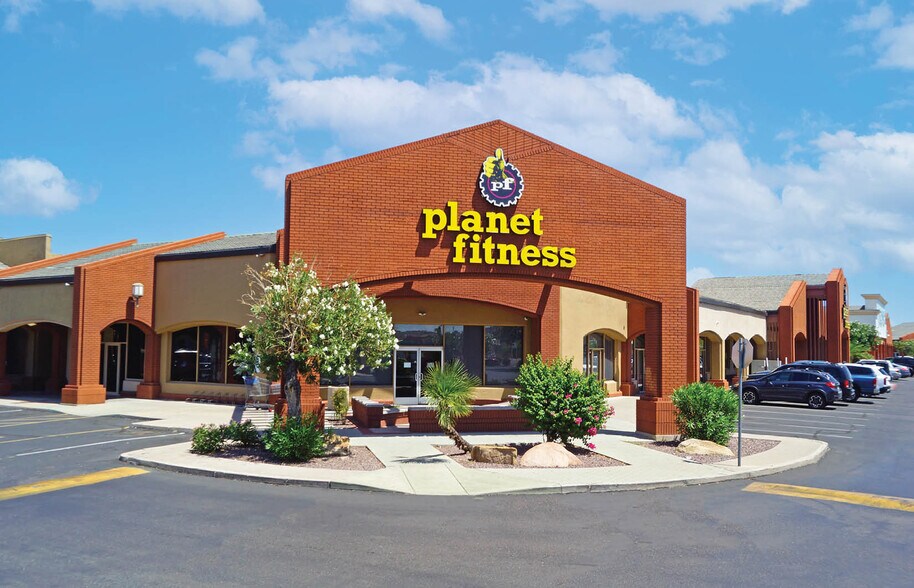 More Photos Of 3202 E Greenway Rd, Phoenix General Retail For Lease