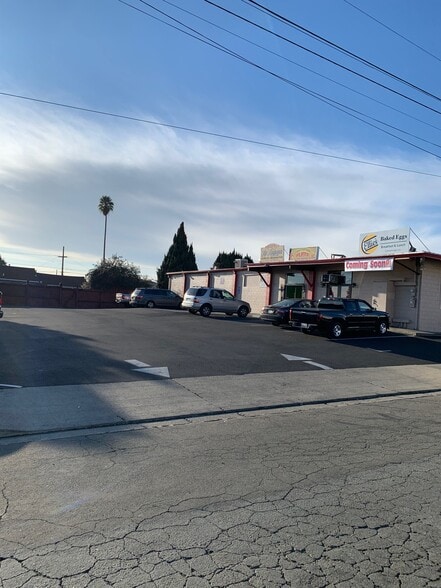 More Photos Of 1861 Orchard Ave, San Leandro Supermarket For Lease