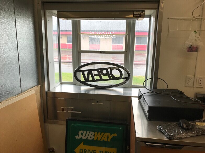 More Photos Of 4619 Federated Rd, Swan Hills Restaurant For Lease