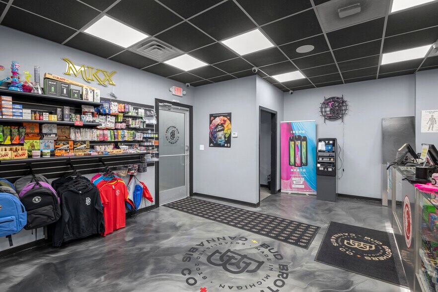 More Photos Of 411 Lafayette Ave, Bay City Fast Food For Sale