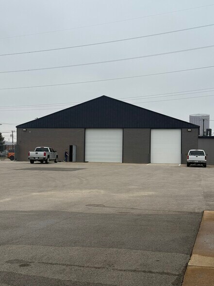 More Photos Of 2227 Irving Blvd, Dallas Warehouse For Sale