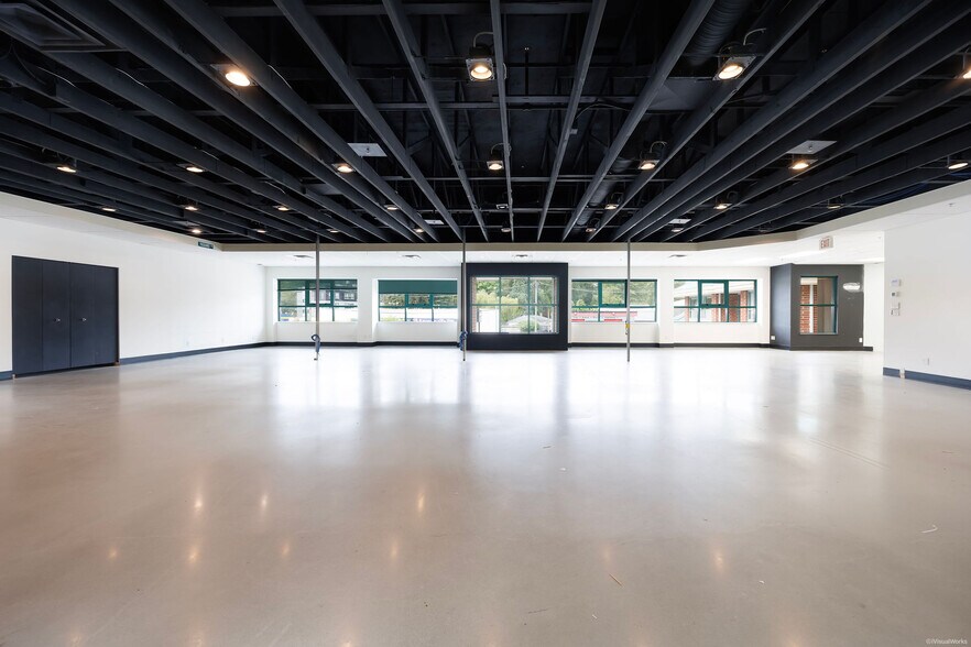 More Photos Of 3242 Westwood St, Port Coquitlam Storefront Retail Office For Lease