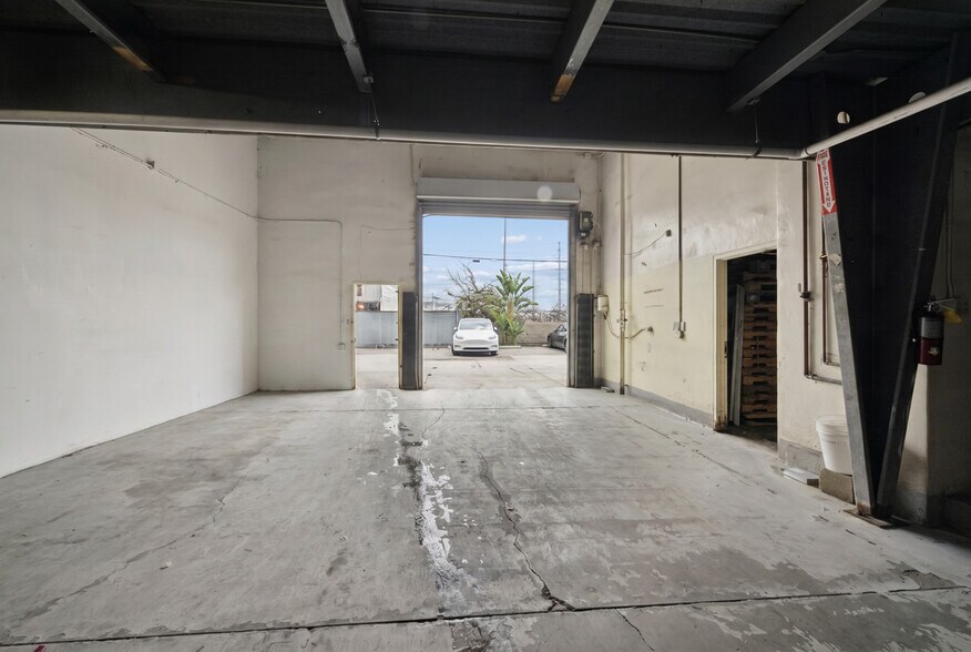 More Photos Of 1381 E 6th St, Los Angeles Food Processing For Lease