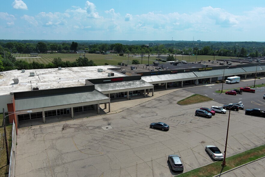 More Photos Of 415-659 S Breiel Blvd, Middletown Storefront For Lease