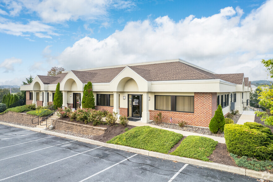 Primary Photo Of 2208 Quarry Dr, West Lawn Office For Lease