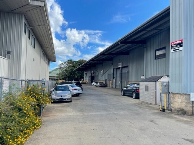 More Photos Of 94-133 Pahu St, Waipahu Warehouse For Lease
