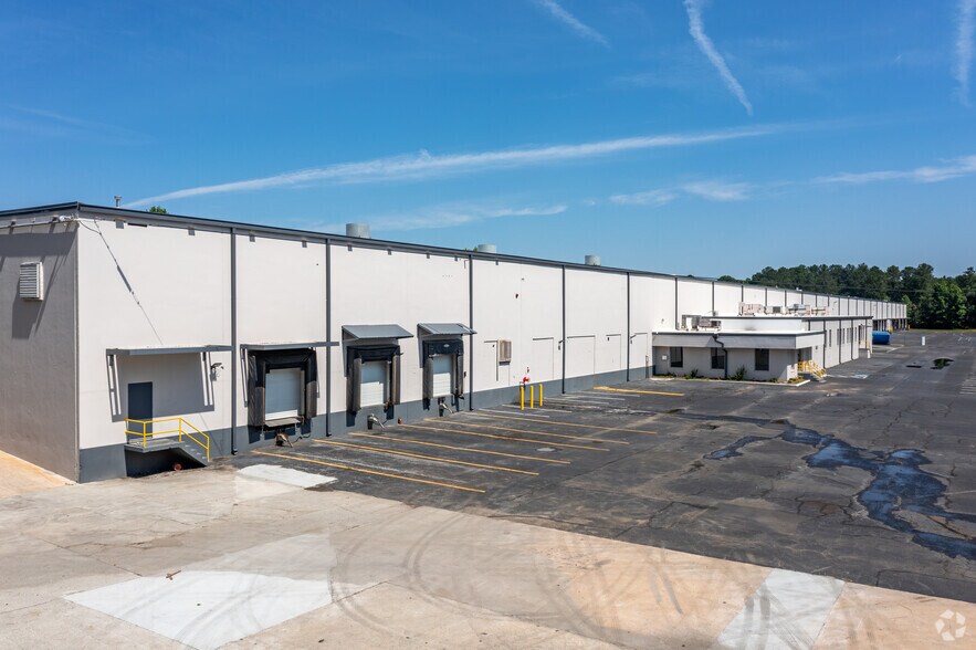 Primary Photo Of 1995 Lithonia Industrial Blvd, Lithonia Warehouse For Lease