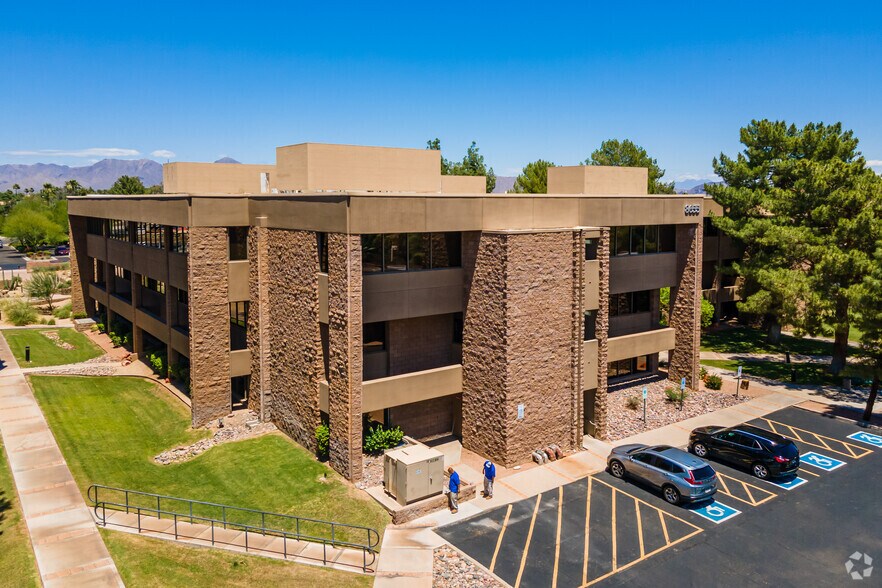 More Photos Of 8655 E Via de Ventura, Scottsdale Office For Lease