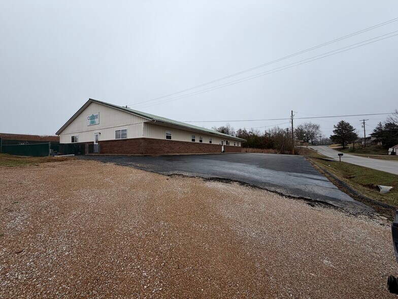 More Photos Of 100 Bosa Dr, Saint Robert Health Club For Sale