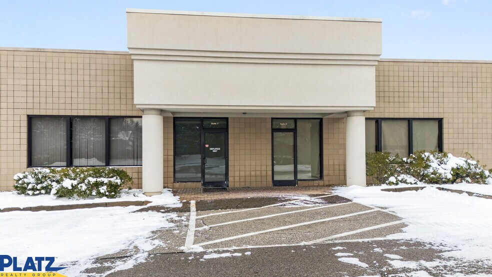 More Photos Of 8600 E Market St, Warren Office For Lease