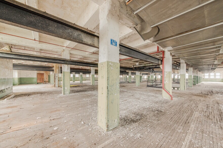 More Photos Of 224 Main St, Marseilles Industrial For Sale