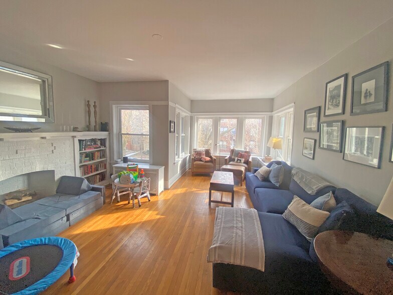More Photos Of 2754 W Giddings St, Chicago Apartments For Sale