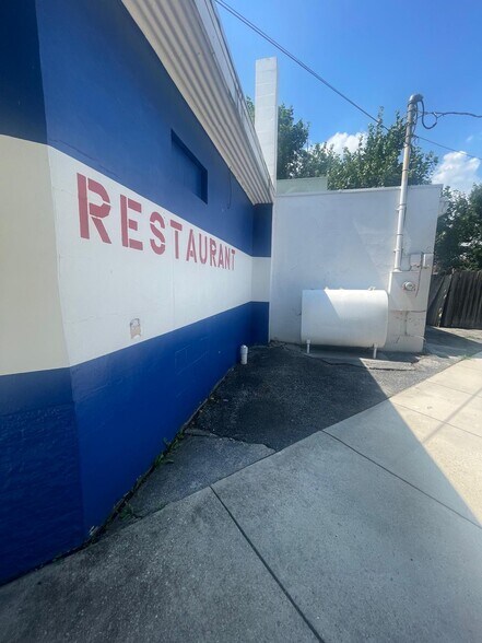 More Photos Of 211 S Mildred St, Ranson Freestanding For Lease
