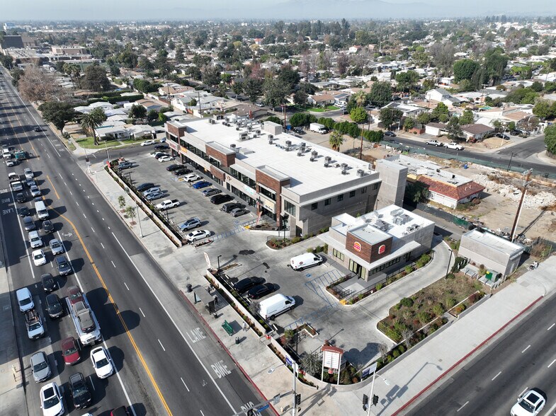 More Photos Of 13755 Roscoe Blvd, Panorama City General Retail For Lease