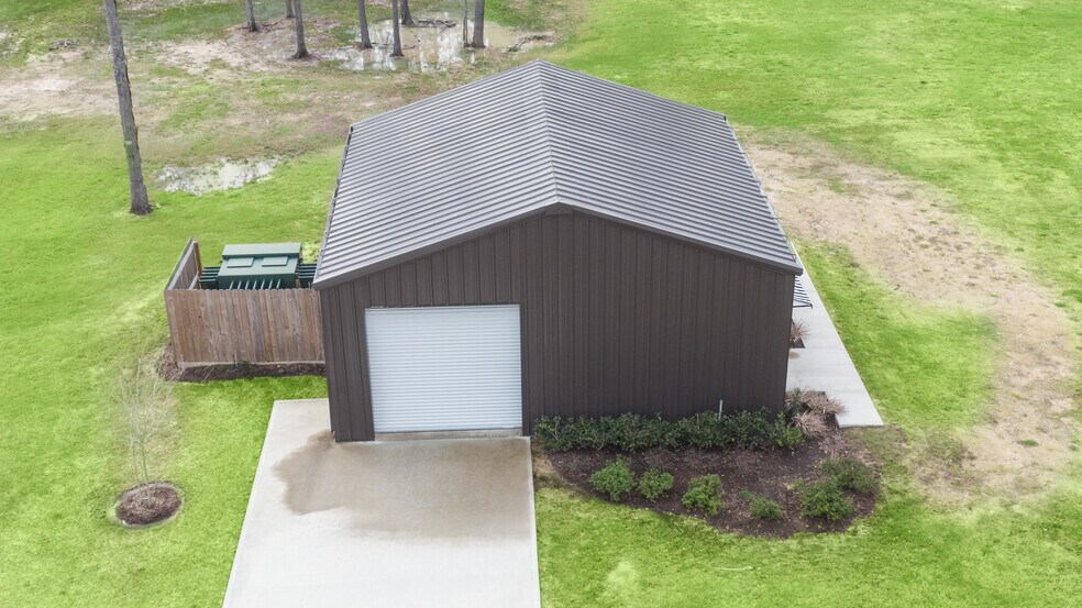 More Photos Of 6644 TX-61, Anahuac Theater Concert Hall For Sale